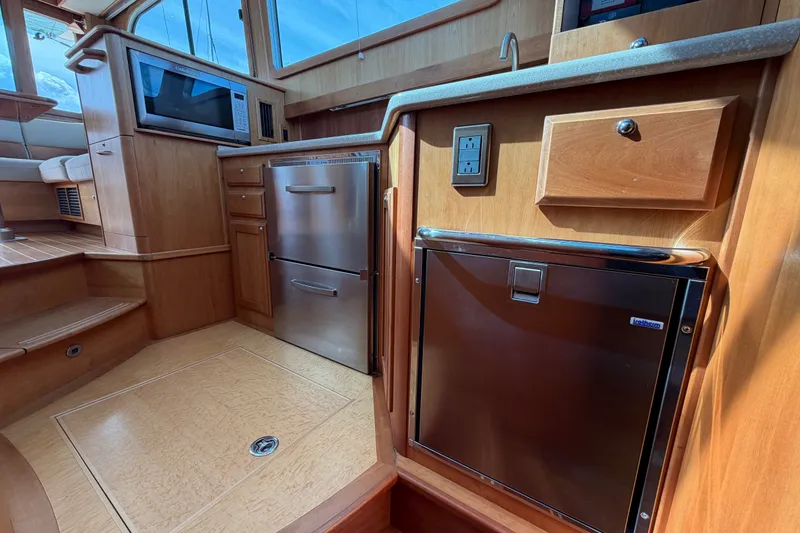 Slide: The Image of Sabre 40 Sedan 2011 - 44