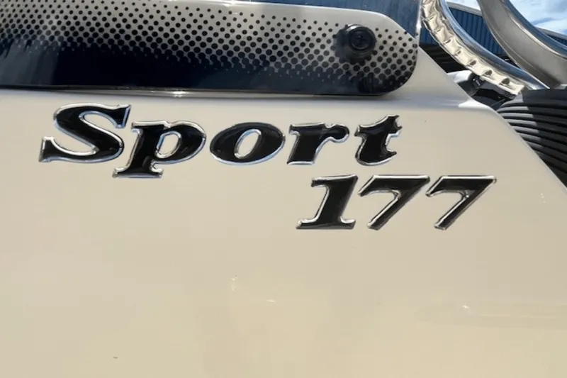 Slide: The Image of Scout 177 Sport 2025 - 10
