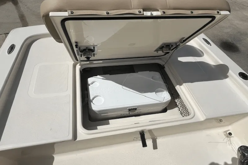 Slide: The Image of Scout 177 Sport 2025 - 9