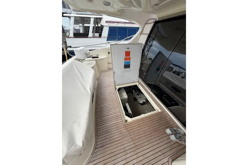 Slide: The Image of Azimut 55E 2006 - 40
