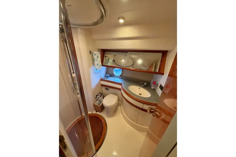 Slide: The Image of Azimut 55E 2006 - 32