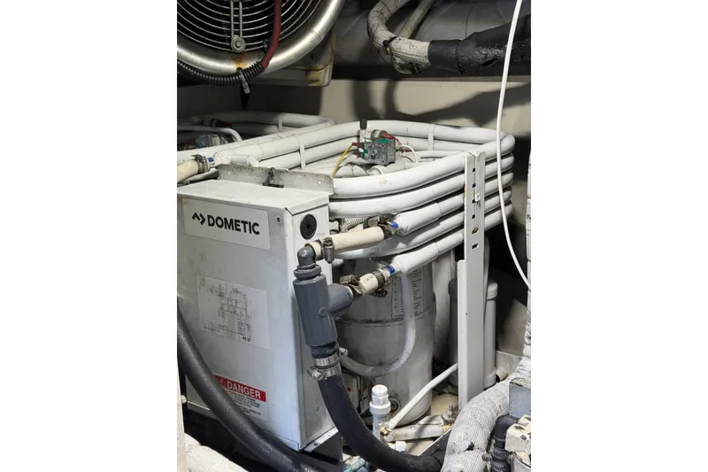 Slide: The Image of Azimut 55E 2006 - 38