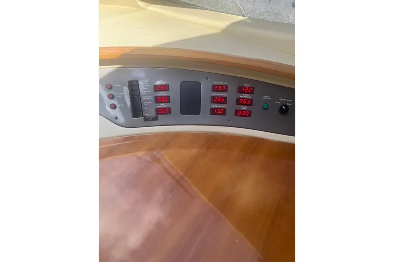 Slide: The Image of Azimut 55E 2006 - 17