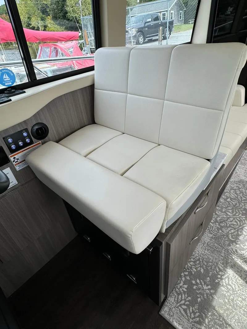 Slide: The Image of Regal 38 Grande Coupe 2020 - 100