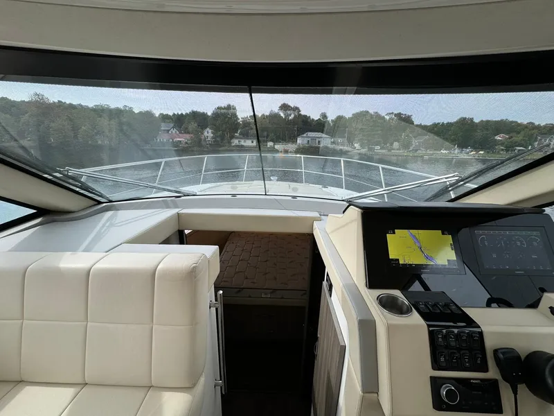 Slide: The Image of Regal 38 Grande Coupe 2020 - 105