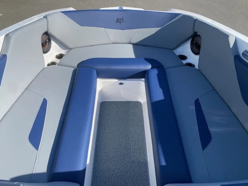 Slide: The Image of MasterCraft NXT24 2025 - 16