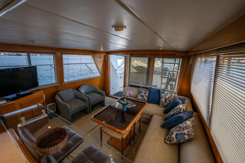 Slide: The Image of Ocean Alexander 520 Pilothouse 1991 - 16