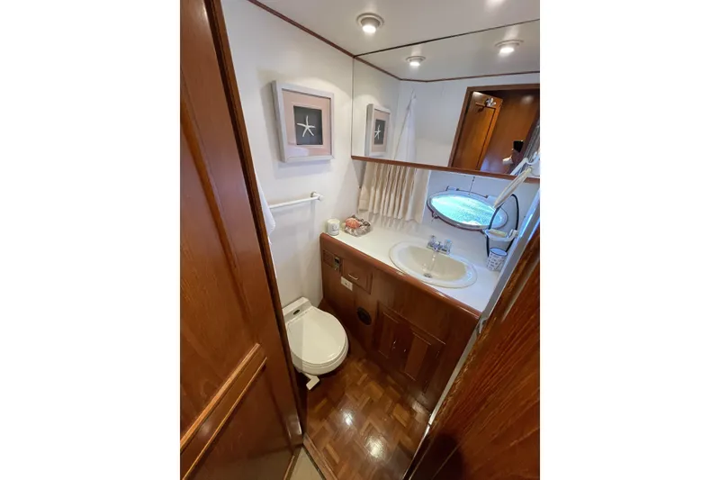 Slide: The Image of Ocean Alexander 520 Pilothouse 1991 - 36