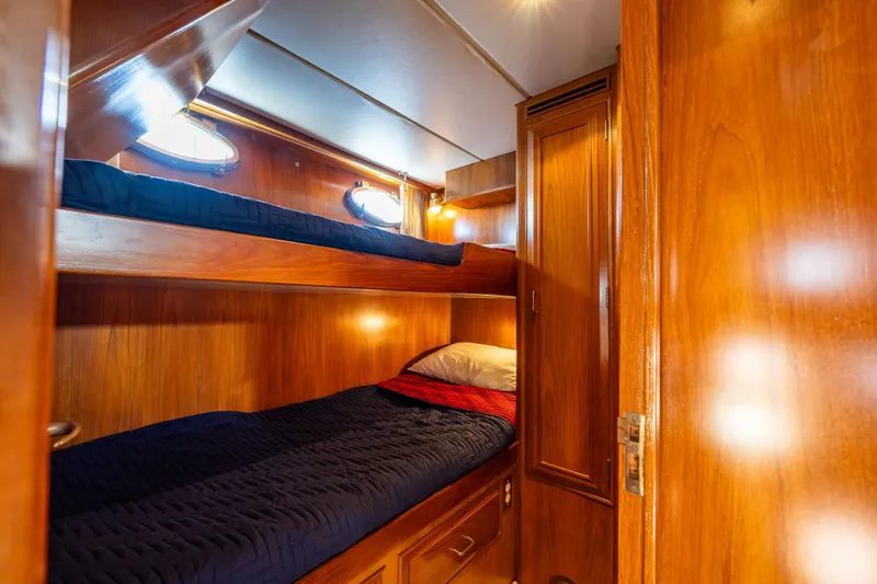 Slide: The Image of Ocean Alexander 520 Pilothouse 1991 - 35