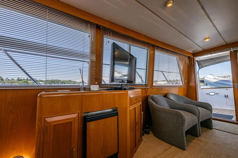Slide: The Image of Ocean Alexander 520 Pilothouse 1991 - 17