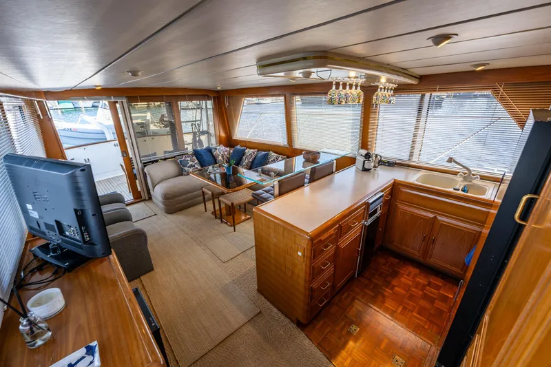 Slide: The Image of Ocean Alexander 520 Pilothouse 1991 - 15