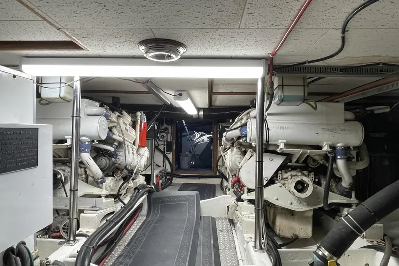 Slide: The Image of Ocean Alexander 520 Pilothouse 1991 - 39