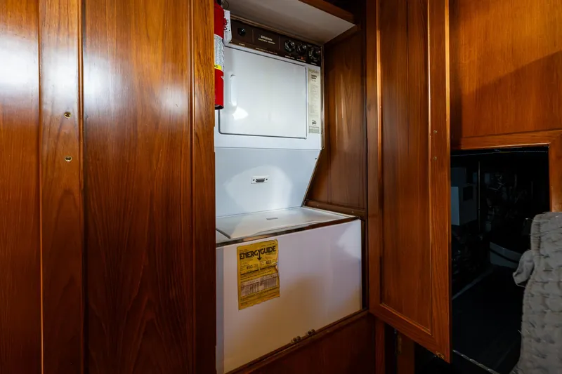 Slide: The Image of Ocean Alexander 520 Pilothouse 1991 - 33