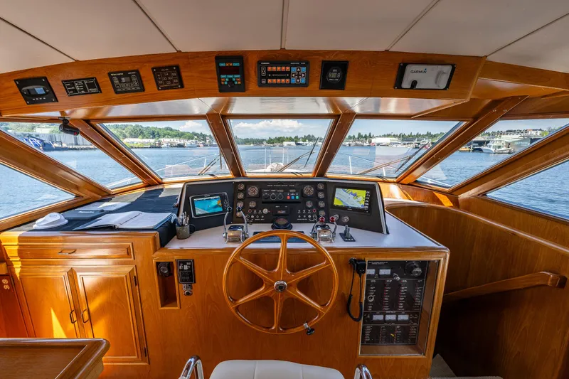 Slide: The Image of Ocean Alexander 520 Pilothouse 1991 - 21