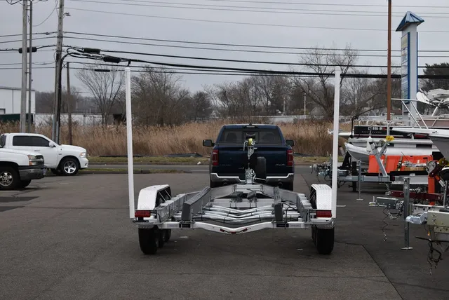Slide: The Image of Venture Trailers Aluminum Triple Axle Commander Series COM-12600 2026 - 6