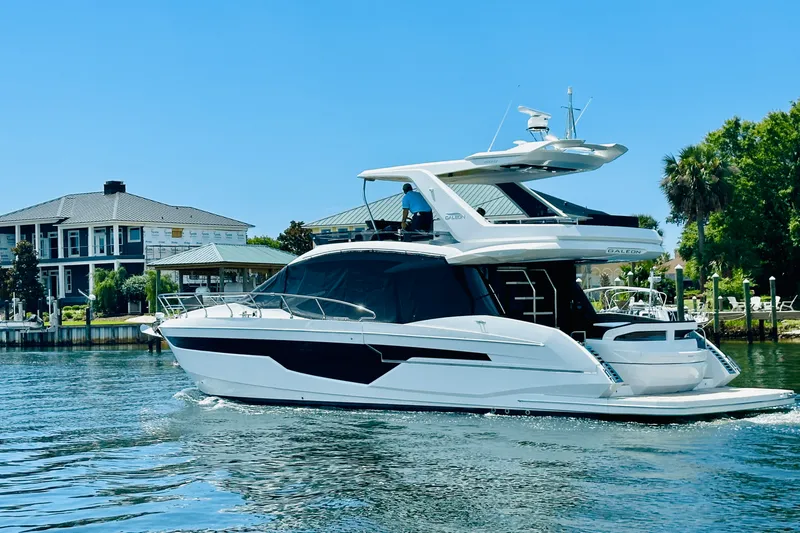 Slide: The Image of Galeon 500 FLY 2024 - 2