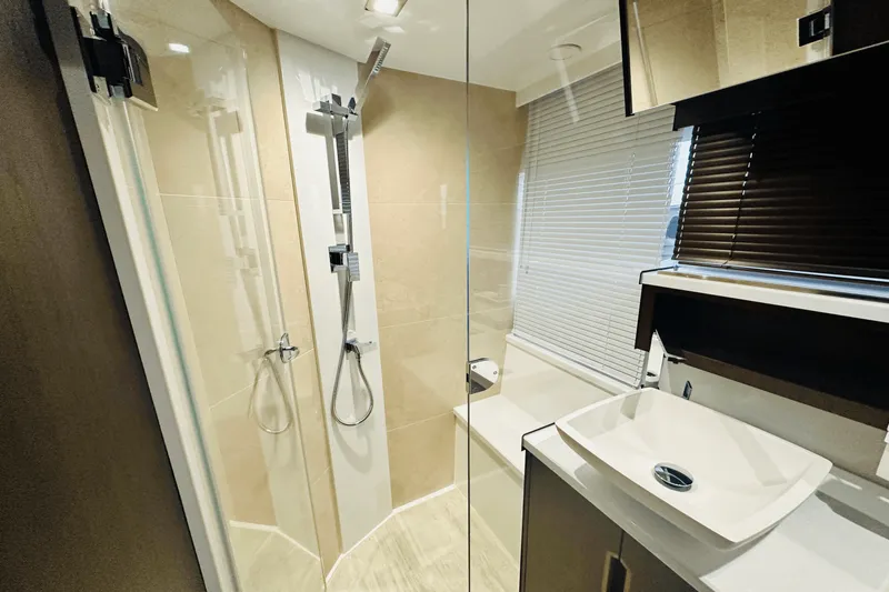 Slide: The Image of Galeon 500 FLY 2024 - 29