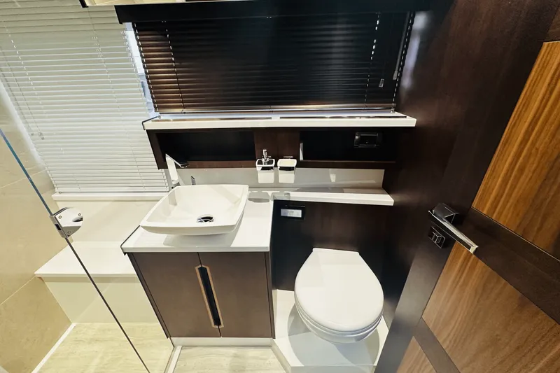 Slide: The Image of Galeon 500 FLY 2024 - 30