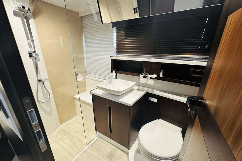 Slide: The Image of Galeon 500 FLY 2024 - 31