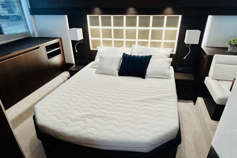 Slide: The Image of Galeon 500 FLY 2024 - 34