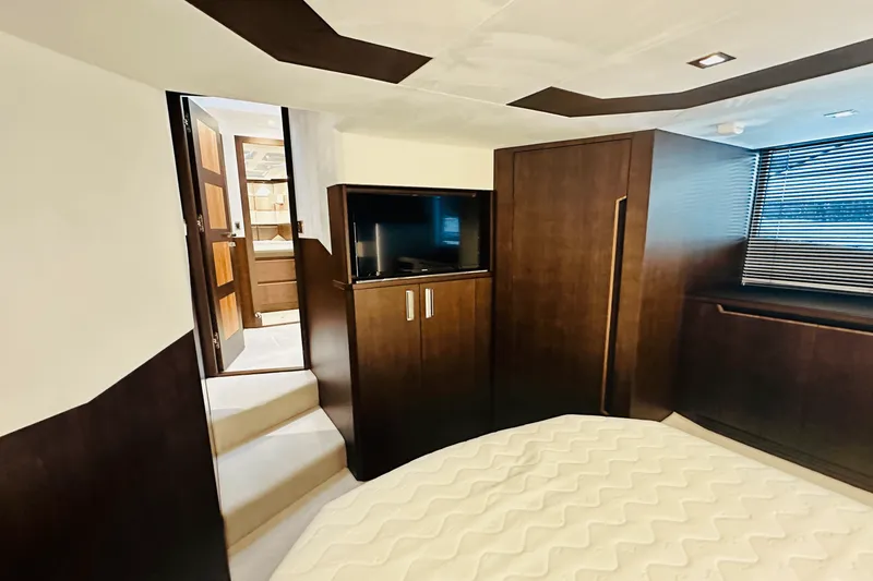 Slide: The Image of Galeon 500 FLY 2024 - 35