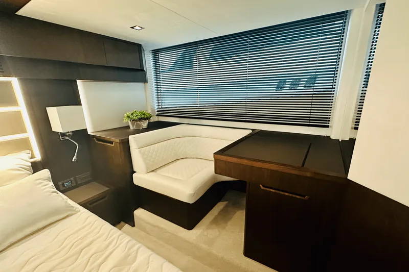 Slide: The Image of Galeon 500 FLY 2024 - 36