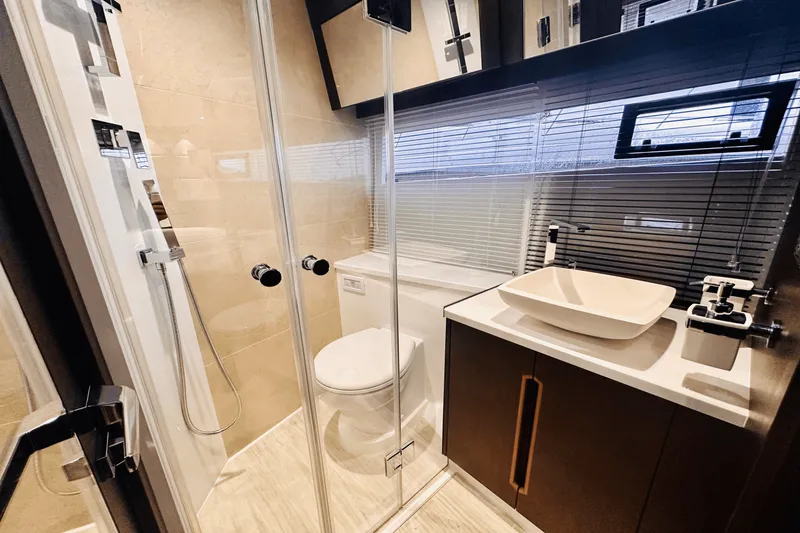 Slide: The Image of Galeon 500 FLY 2024 - 38