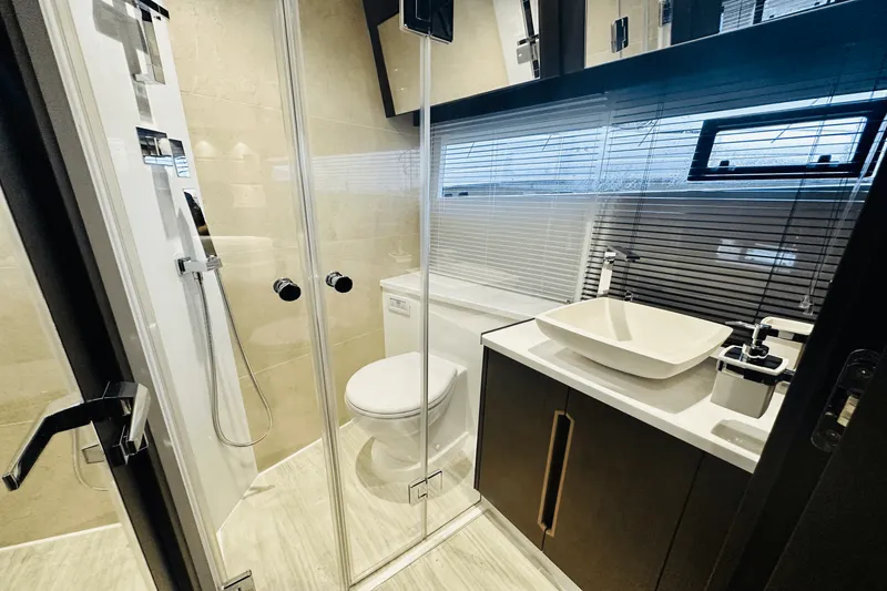 Slide: The Image of Galeon 500 FLY 2024 - 39