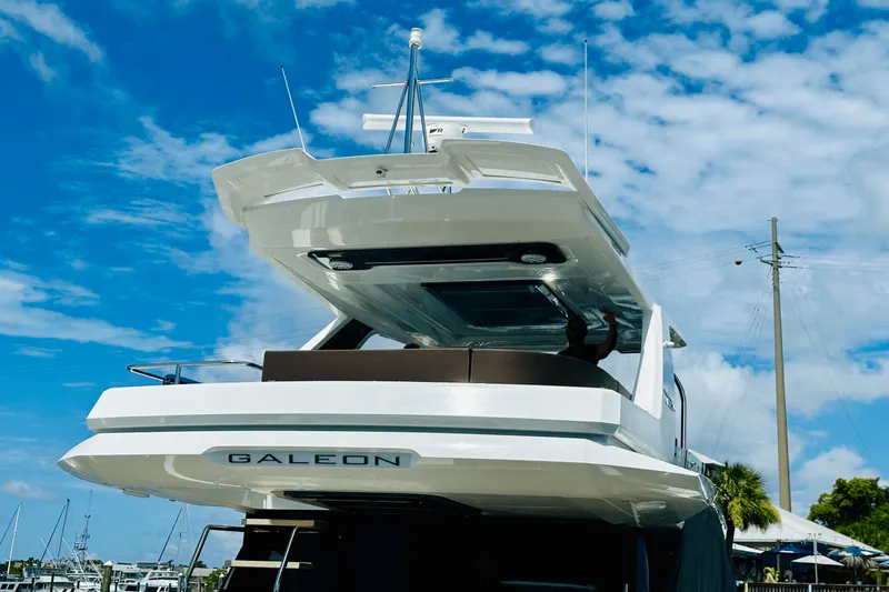 Slide: The Image of Galeon 500 FLY 2024 - 4