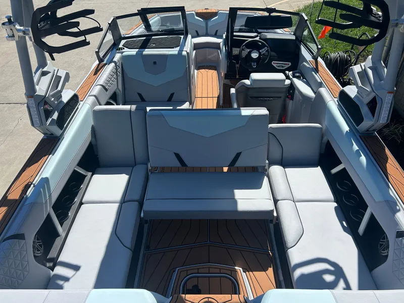 Slide: The Image of Nautique GS22 2026 - 13