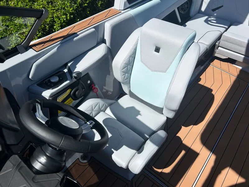 Slide: The Image of Nautique GS22 2026 - 19