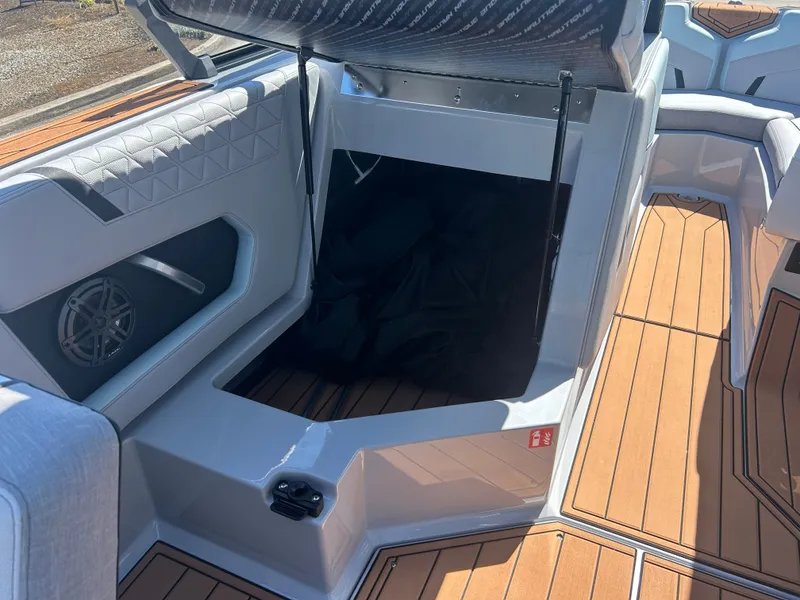 Slide: The Image of Nautique GS22 2026 - 17