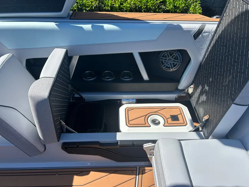 Slide: The Image of Nautique GS22 2026 - 14