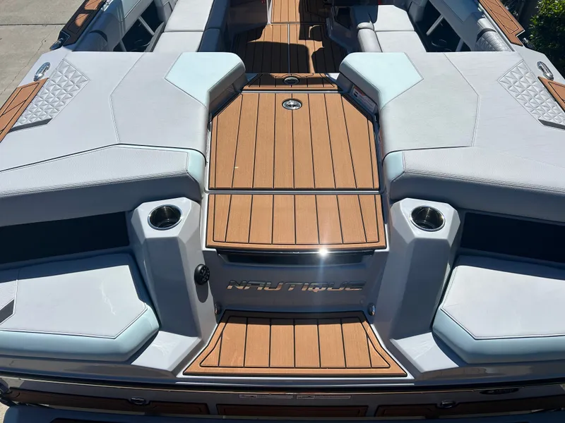 Slide: The Image of Nautique GS22 2026 - 8