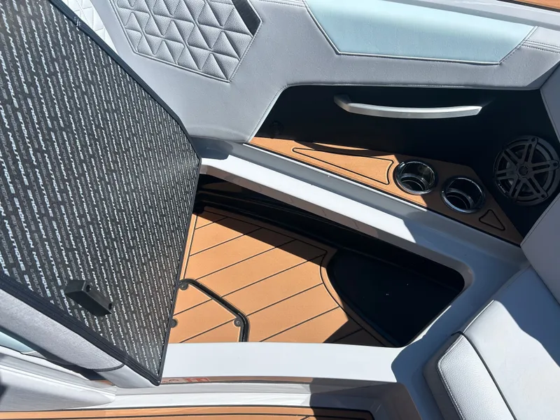 Slide: The Image of Nautique GS22 2026 - 25