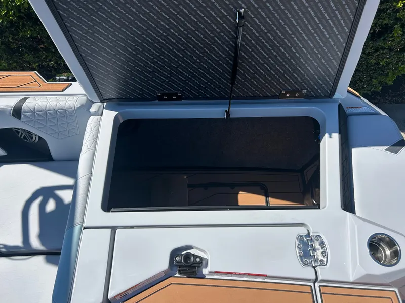 Slide: The Image of Nautique GS22 2026 - 10