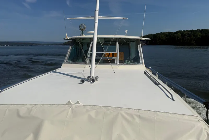Slide: The Image of Hatteras 43 Double Cabin 1973 - 2