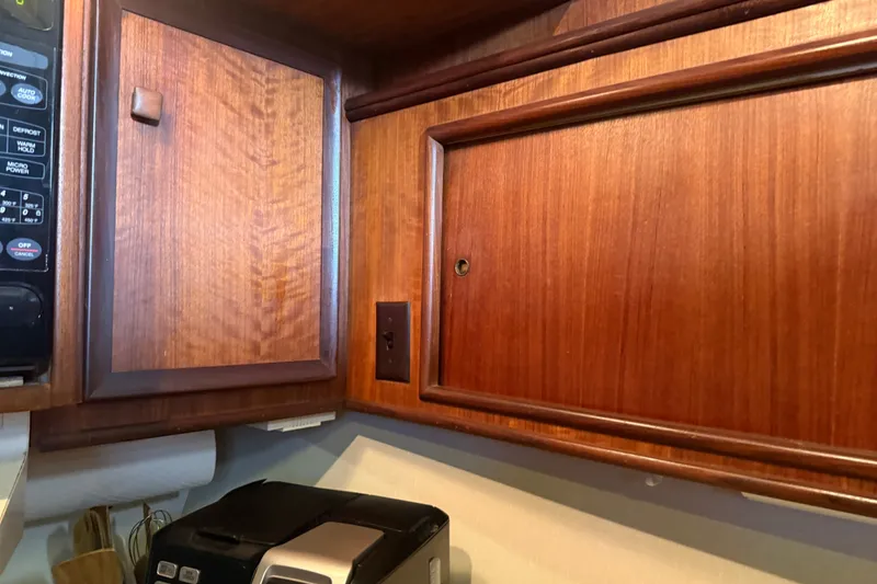 Slide: The Image of Hatteras 43 Double Cabin 1973 - 23