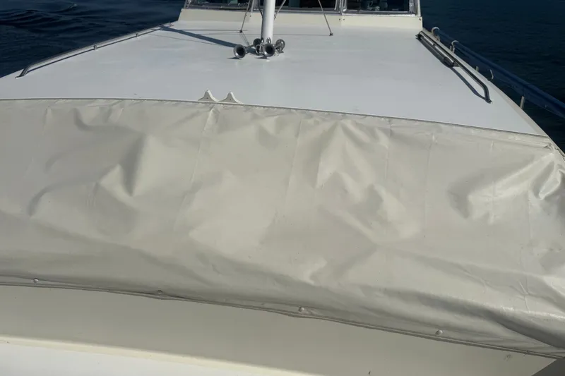 Slide: The Image of Hatteras 43 Double Cabin 1973 - 64