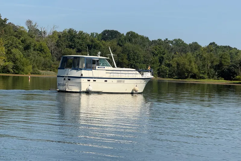 Slide: The Image of Hatteras 43 Double Cabin 1973 - 4
