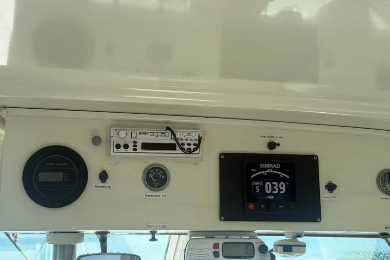 Slide: The Image of Hatteras 43 Double Cabin 1973 - 52