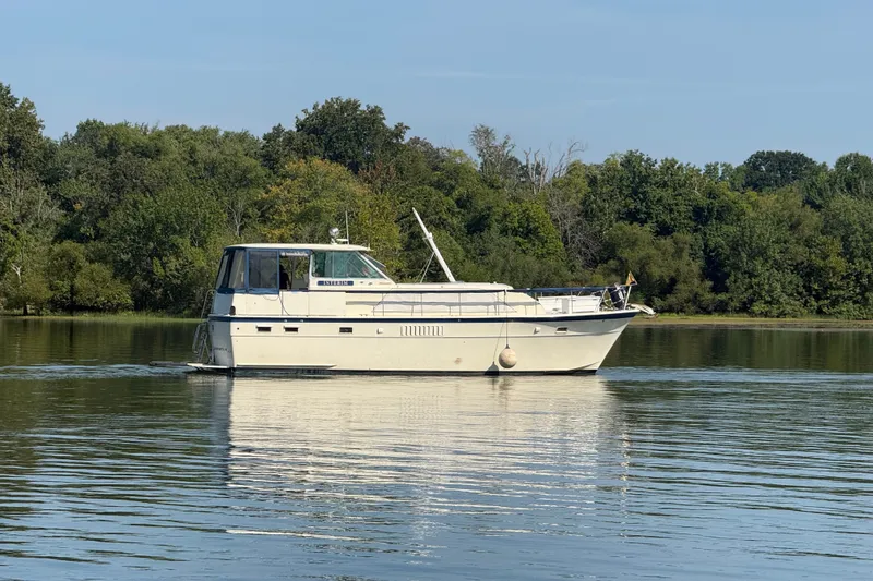 Slide: The Image of Hatteras 43 Double Cabin 1973 - 3
