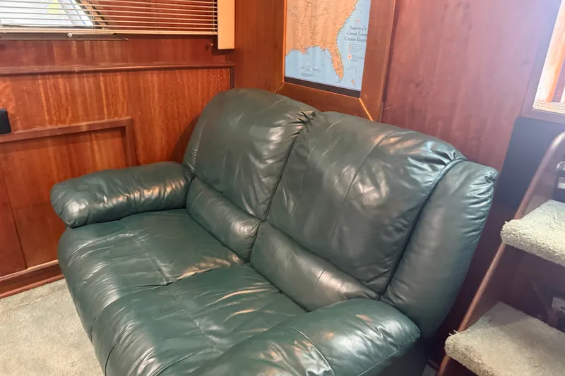 Slide: The Image of Hatteras 43 Double Cabin 1973 - 35
