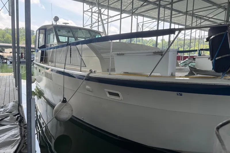 Slide: The Image of Hatteras 43 Double Cabin 1973 - 49