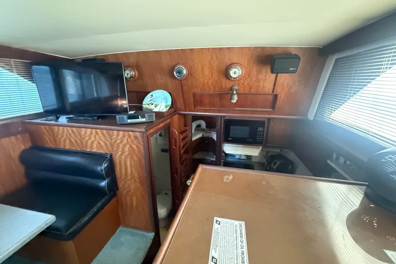 Slide: The Image of Hatteras 43 Double Cabin 1973 - 56