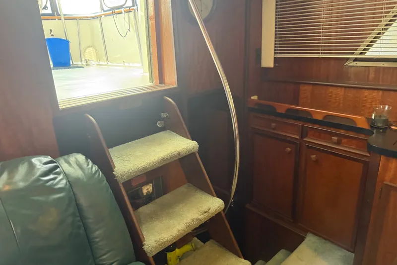 Slide: The Image of Hatteras 43 Double Cabin 1973 - 31