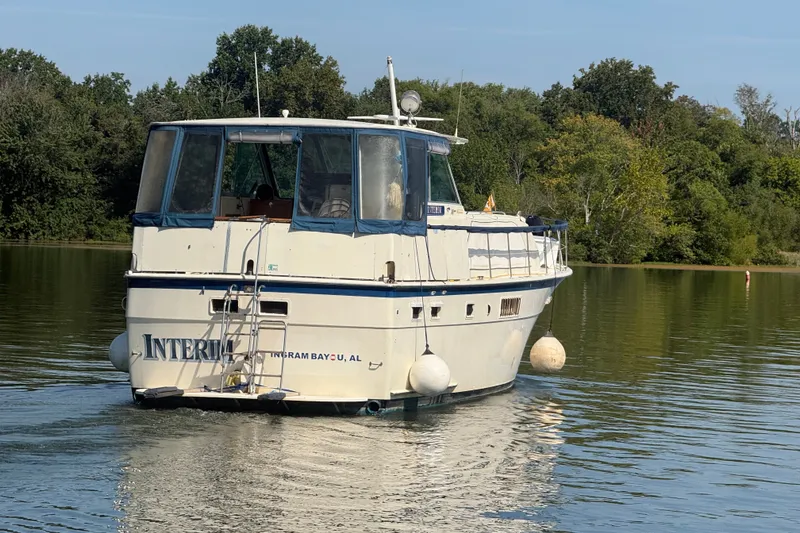 Slide: The Image of Hatteras 43 Double Cabin 1973 - 5