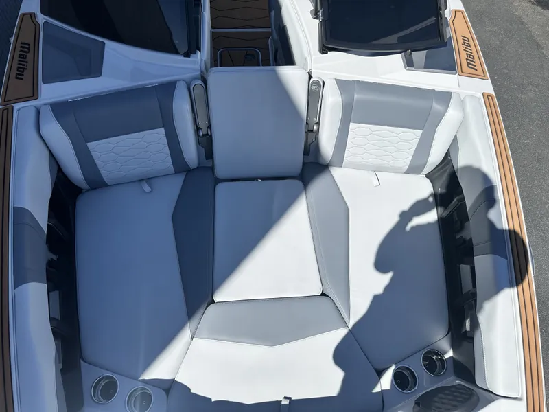 Slide: The Image of Malibu 23 MXZ 2026 - 14