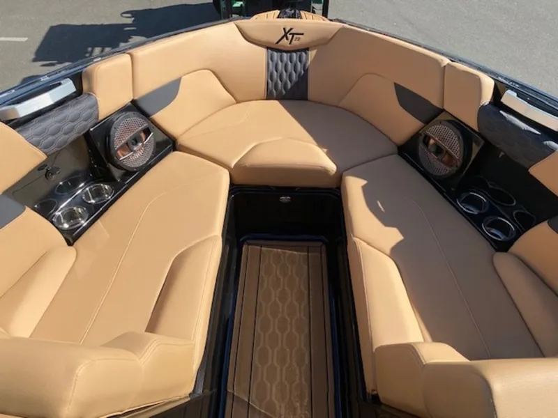 Slide: The Image of MasterCraft XT23 2025 - 16