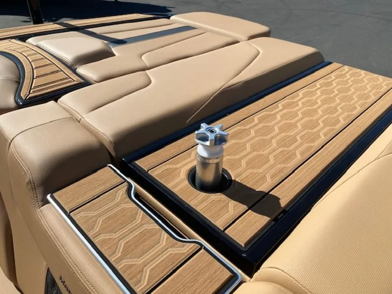 Slide: The Image of MasterCraft XT23 2025 - 19